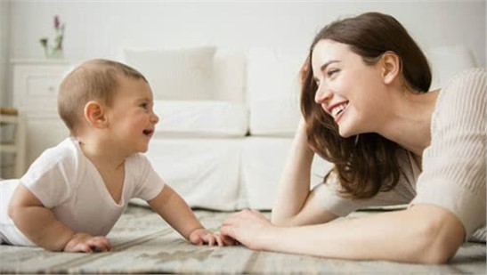 要想寶寶聰明，走路穩(wěn)當(dāng)，該如何做