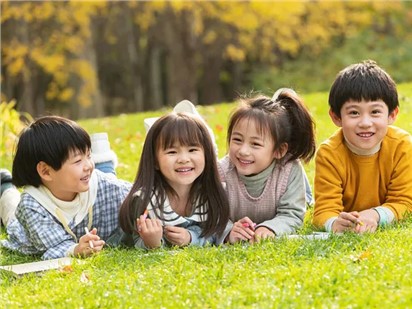 家有“小靦腆”娃？這4招幫TA變勇敢！