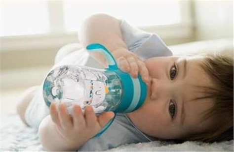 新生兒喂水指南！建議新手爸媽收藏！