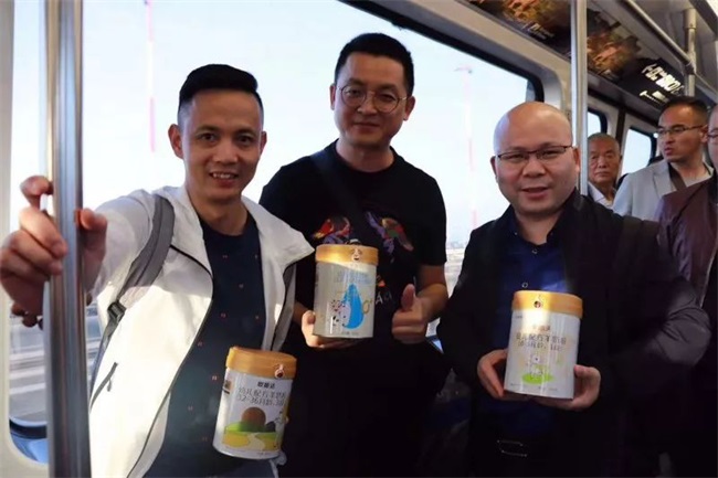嬰商國(guó)際集團(tuán)甘濤董事長(zhǎng)和部分VIP客戶正式開啟為期10天的歐洲豪華游！